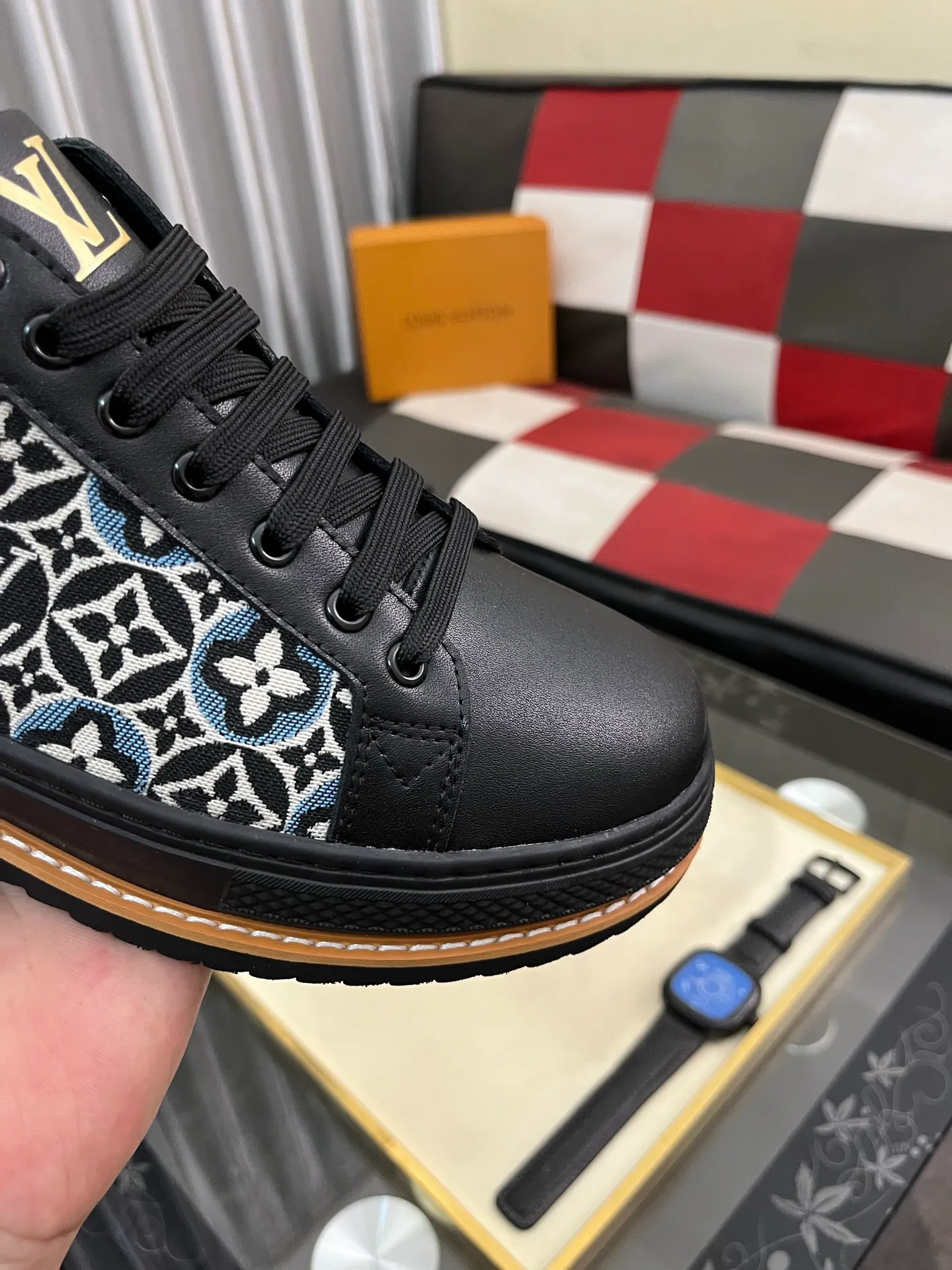 Men's shoes 💰420⌚️⌚️LV's new men's high-end casual sports shoes, using imported first-layer cowhide silk-screened brand lougou, original ultra-light TPU outsole, wear-resistant and comfortable, Monogram lougou embellished rubber outsole, breathable mesh lining, versatile classic style! Size: 38-442️⃣Colors available
